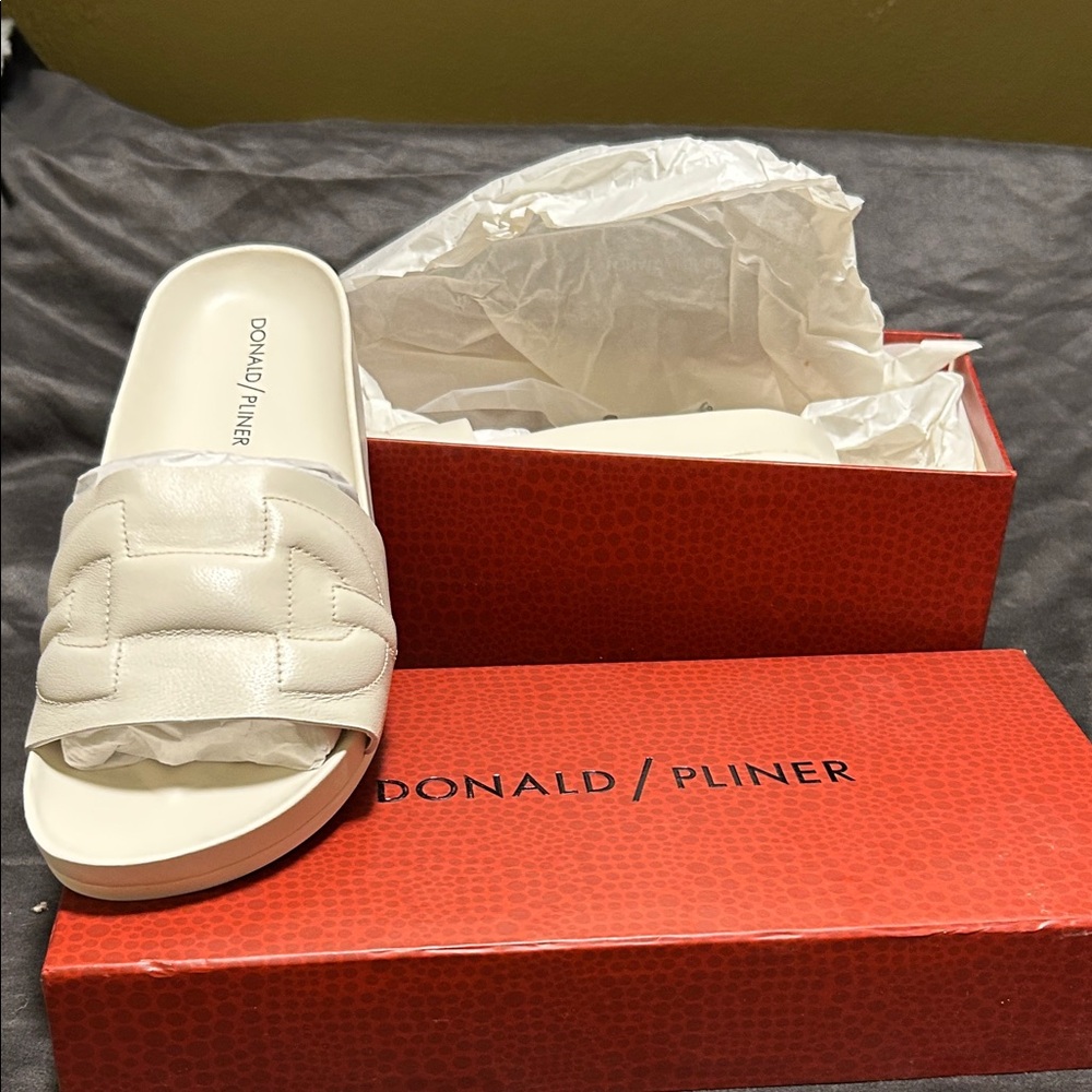 Donald J. Pliner Cream Quilted Slide Sandals - Slip-On Comfort